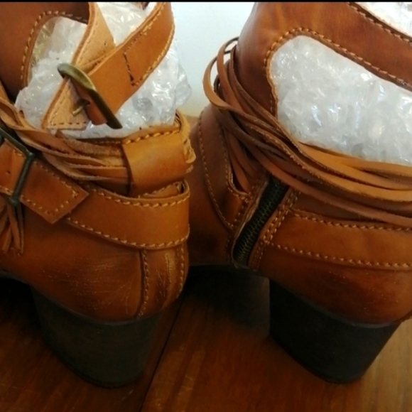 Free People shredded ankle booties, caramel, block heel - Picture 5 of 10